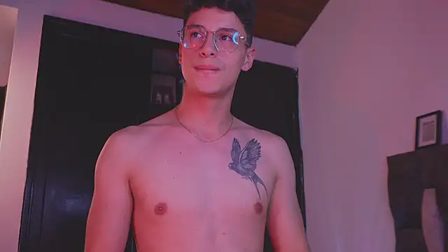 Snapshot of I_Gabriel chatting on 12/18/25, 03:45 I Gabriel online show from 12/18/25, 03:45