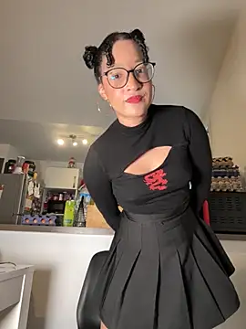 Lauyako online show from 10/21/25, 04:41