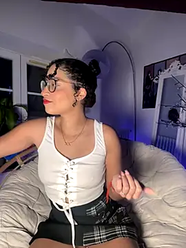 Lauyako online show from 11/19/25, 04:01