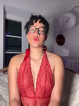 Snapshot of Lauyako chatting on 02/15/26, 08:49 Lauyako online show from 02/15/26, 08:49