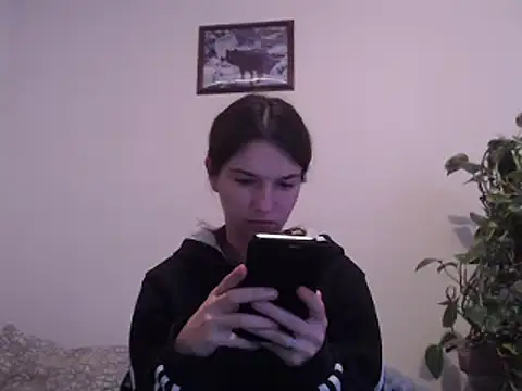 Snapshot of Geile-Luna chatting on 12/19/24, 06:34 Geile-Luna online show from 12/19/24, 06:34