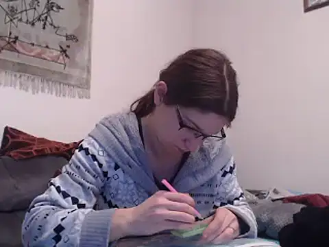 Snapshot of Geile-Luna chatting on 02/04/25, 07:33 Geile-Luna online show from 02/04/25, 07:33