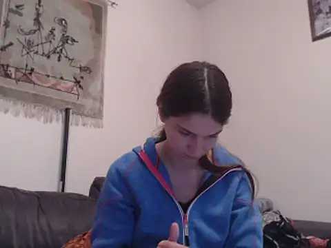 Snapshot of Geile-Luna chatting on 10/22/25, 04:51 Geile-Luna online show from 10/22/25, 04:51