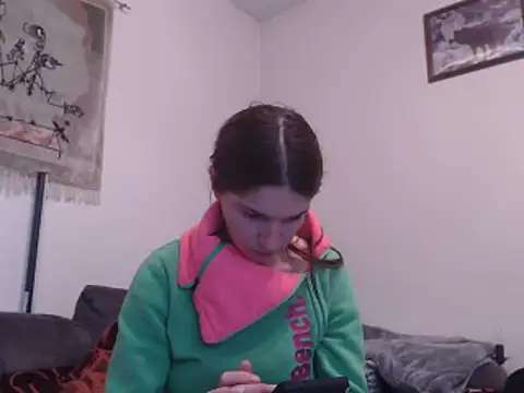 Snapshot of Geile-Luna chatting on 11/06/25, 05:47 Geile-Luna online show from 11/06/25, 05:47