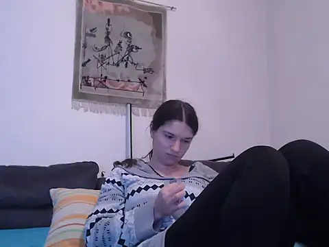 Snapshot of Geile-Luna chatting on 12/18/25, 07:31 Geile-Luna online show from 12/18/25, 07:31