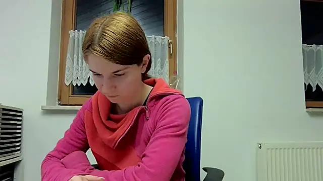 Snapshot of Geile-Luna chatting on 02/14/26, 08:27 Geile-Luna online show from 02/14/26, 08:27