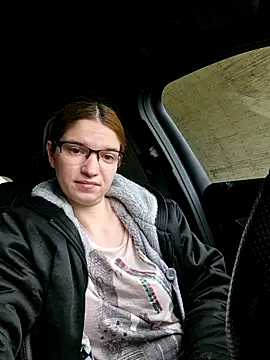 Snapshot of Geile-Luna chatting on 03/21/26, 02:31 Geile-Luna online show from 03/21/26, 02:31