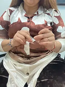 Snapshot of Preet_Kaur_69 chatting on 01/15/26, 06:33 Preet Kaur 69 online show from 01/15/26, 06:33