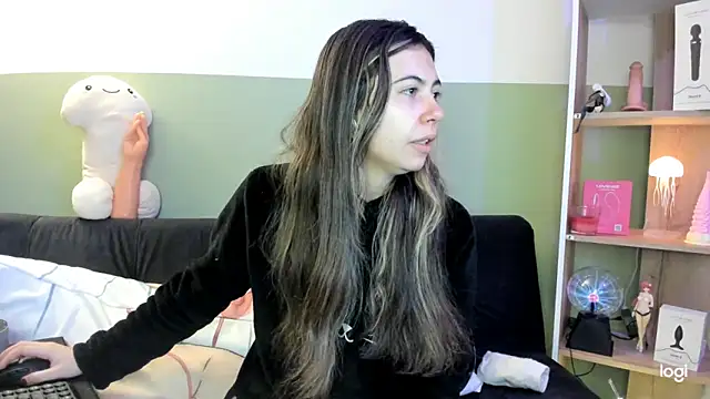 Snapshot of lilly_sweett chatting on 02/14/26, 01:57 lilly sweett online show from 02/14/26, 01:57