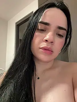 Snapshot of GeorginaJones chatting on 12/21/24, 05:03 GeorginaJones online show from 12/21/24, 05:03