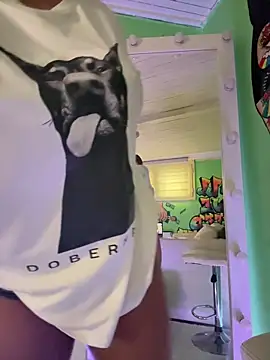 Snapshot of TamaraSavage chatting on 04/01/26, 09:32 TamaraSavage online show from 04/01/26, 09:32