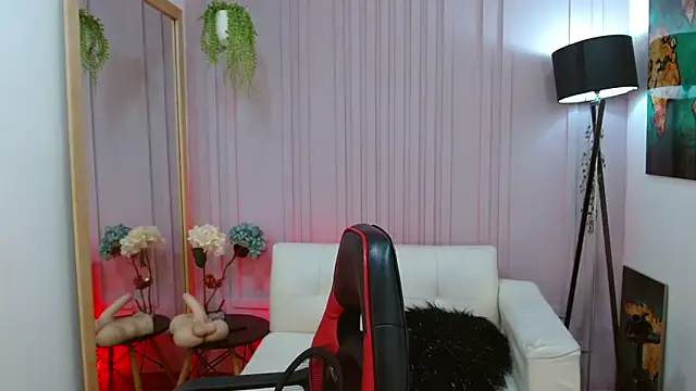 Britney taylor  online show from 01/03/25, 06:46