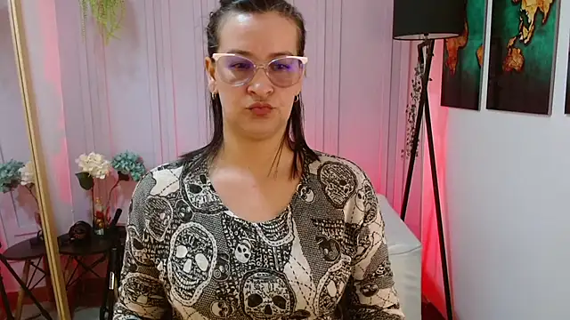 Britney taylor  online show from 01/30/25, 06:21