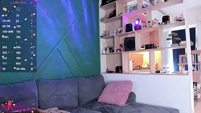 Snapshot of _alleyesonme_ chatting on 03/13/25, 12:02 alleyesonme online show from 03/13/25, 12:02