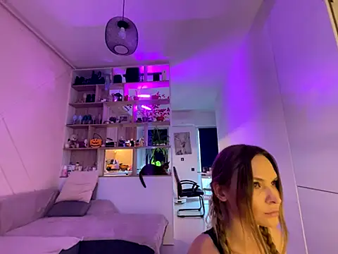 Snapshot of _alleyesonme_ chatting on 11/06/25, 12:39 alleyesonme online show from 11/06/25, 12:39