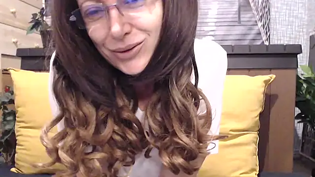 Snapshot of lilianleight chatting on 11/22/25, 10:58 lilianleight online show from 11/22/25, 10:58