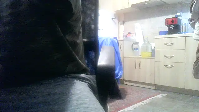 Snapshot of patrasdick94 chatting on 11/25/25, 11:21 patrasdick94 online show from 11/25/25, 11:21