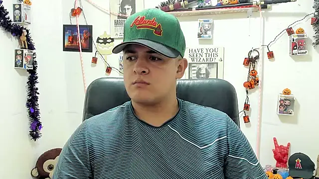 ney 22 online show from 10/16/25, 11:44