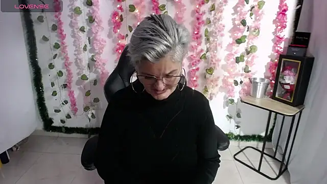 bety-cum2 online show from 02/15/25, 11:50