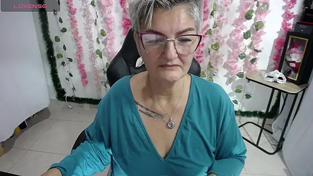 bety-cum2 online show from 02/23/25, 09:00