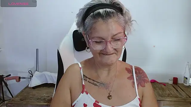 bety-cum2 online show from 04/28/26, 10:42
