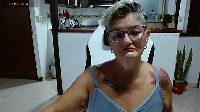 bety-cum2 online show from 06/25/26, 10:47