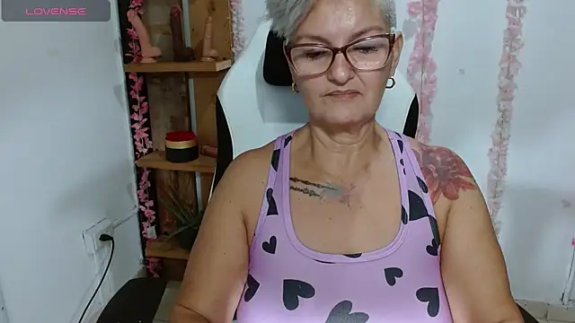 bety-cum2 online show from 07/15/26, 10:53