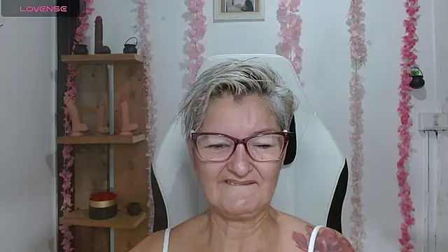bety-cum2 online show from 08/04/26, 02:19
