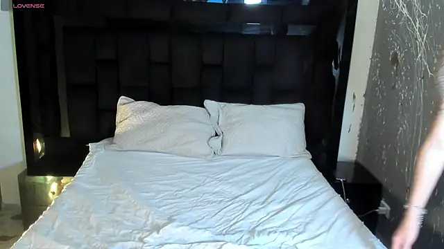 AndyWiilliams online show from 12/18/24, 02:10