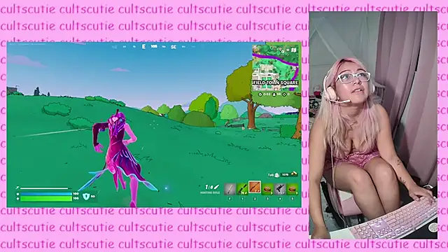Snapshot of cultscutie chatting on 11/21/25, 03:16 cultscutie online show from 11/21/25, 03:16