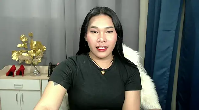 Ur Fantastic Lina online show from 12/24/24, 06:50