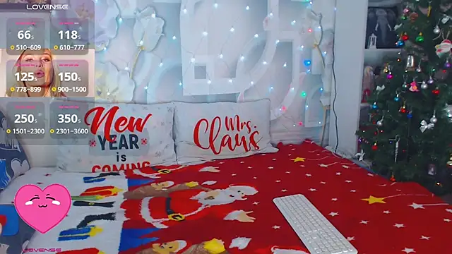 mooncandygirl online show from 12/20/24, 11:54
