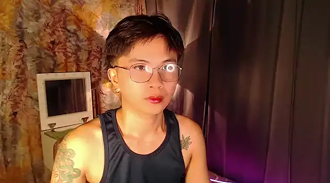 Snapshot of Sexy_Handsome_Drex chatting on 02/01/25, 09:00 Sexy Handsome Drex online show from 02/01/25, 09:00