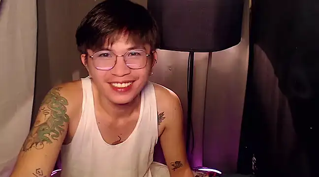 Snapshot of Sexy_Handsome_Drex chatting on 03/02/25, 12:32 Sexy Handsome Drex online show from 03/02/25, 12:32