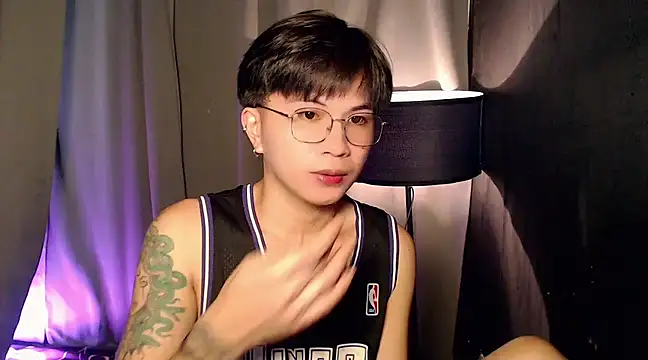 Snapshot of Sexy_Handsome_Drex chatting on 03/22/25, 09:13 Sexy Handsome Drex online show from 03/22/25, 09:13