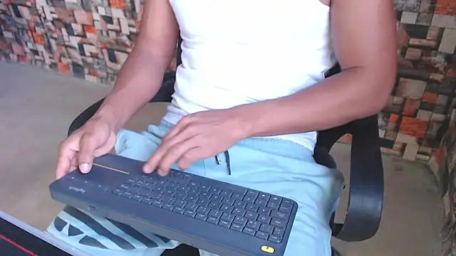 Snapshot of sexatlexx chatting on 09/29/25, 09:19 sexatlexx online show from 09/29/25, 09:19