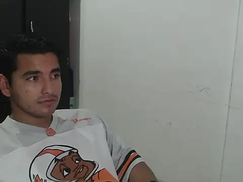 Snapshot of kylian_07 chatting on 11/10/25, 02:10 kylian 07 online show from 11/10/25, 02:10