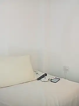 AgathaPember online show from 11/21/25, 11:03