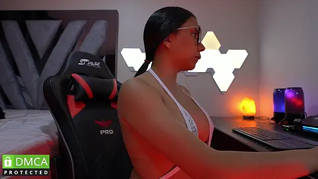 Snapshot of Dubois_Amy chatting on 12/05/24, 02:42 Dubois Amy online show from 12/05/24, 02:42