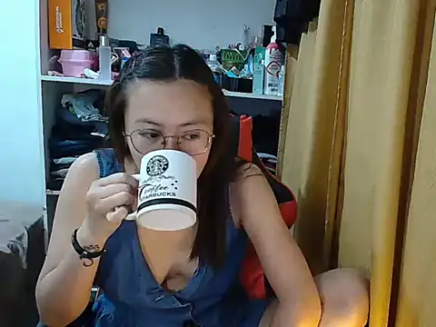 Snapshot of crizzybel chatting on 01/15/26, 01:32 crizzybel online show from 01/15/26, 01:32