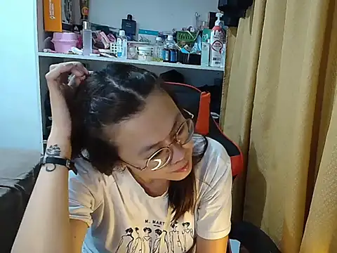 Snapshot of crizzybel chatting on 01/15/26, 01:48 crizzybel online show from 01/15/26, 01:48