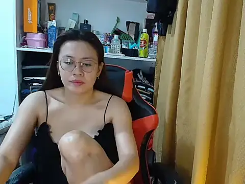 Snapshot of crizzybel chatting on 02/04/26, 05:52 crizzybel online show from 02/04/26, 05:52