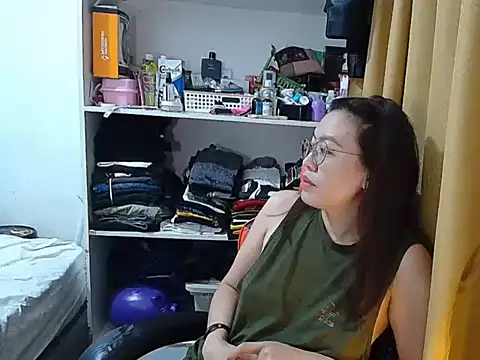 Snapshot of crizzybel chatting on 02/08/26, 08:56 crizzybel online show from 02/08/26, 08:56