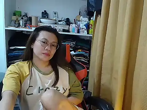 Snapshot of crizzybel chatting on 02/15/26, 07:51 crizzybel online show from 02/15/26, 07:51