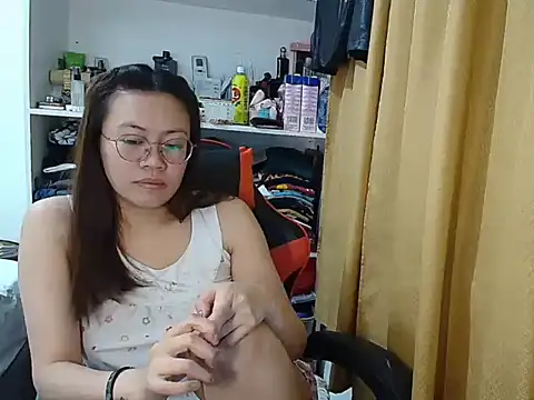 Snapshot of crizzybel chatting on 02/23/26, 07:33 crizzybel online show from 02/23/26, 07:33