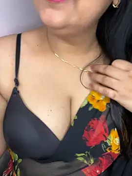 Zoya Varma004 online show from 11/28/25, 09:34