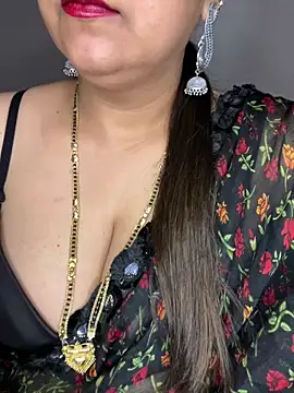 Snapshot of Zoya_Varma004 chatting on 05/14/26, 10:33 Zoya Varma004 online show from 05/14/26, 10:33
