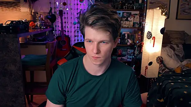 Snapshot of Breston_Sweet chatting on 12/15/24, 09:31 Breston Sweet online show from 12/15/24, 09:31