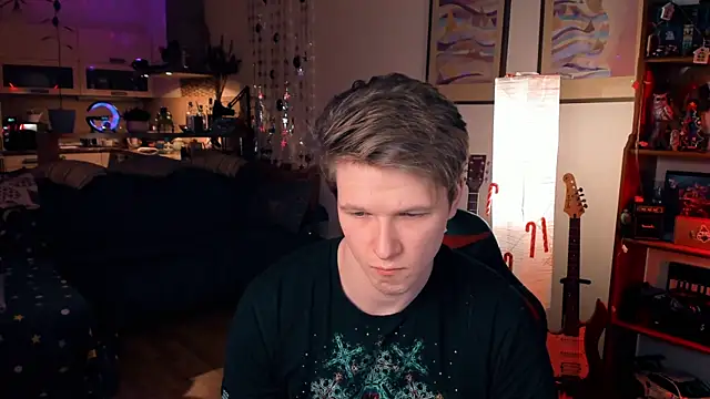 Snapshot of Breston_Sweet chatting on 12/22/24, 02:27 Breston Sweet online show from 12/22/24, 02:27