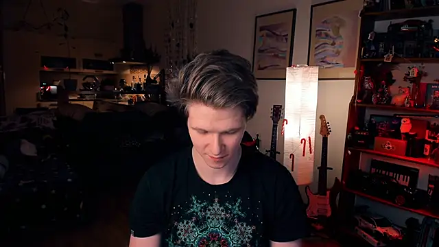 Snapshot of Breston_Sweet chatting on 12/23/24, 12:08 Breston Sweet online show from 12/23/24, 12:08